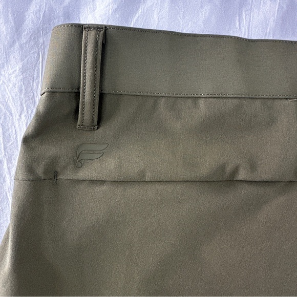 Fabletics Men's L 34x32 “The Don” Olive Green 5-Pocket Performance Pants - 290 - Picture 1 of 10